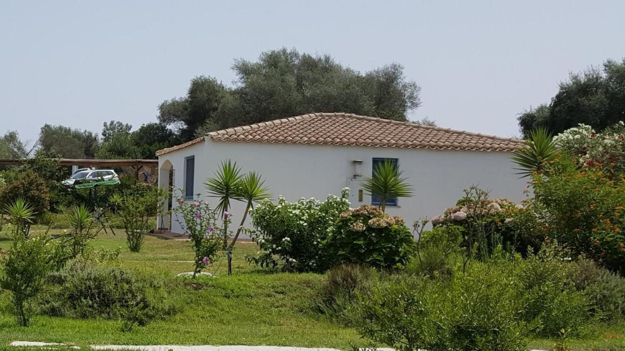 Hotel Baia Cea Bari Sardo Bagian luar foto