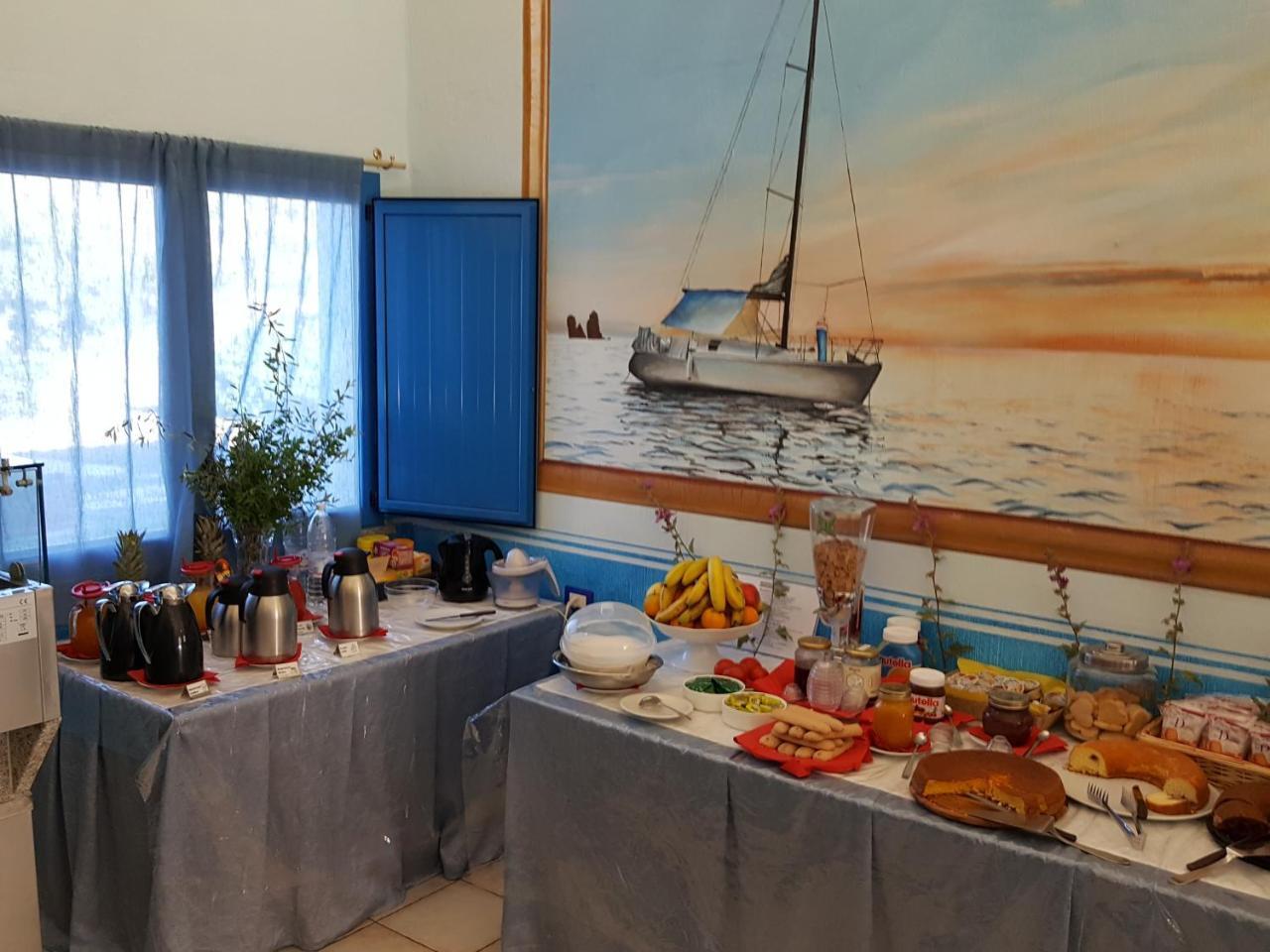 Hotel Baia Cea Bari Sardo Bagian luar foto