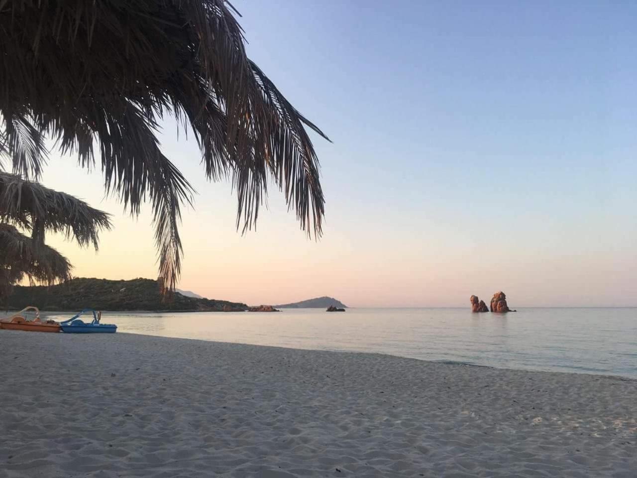Hotel Baia Cea Bari Sardo Bagian luar foto