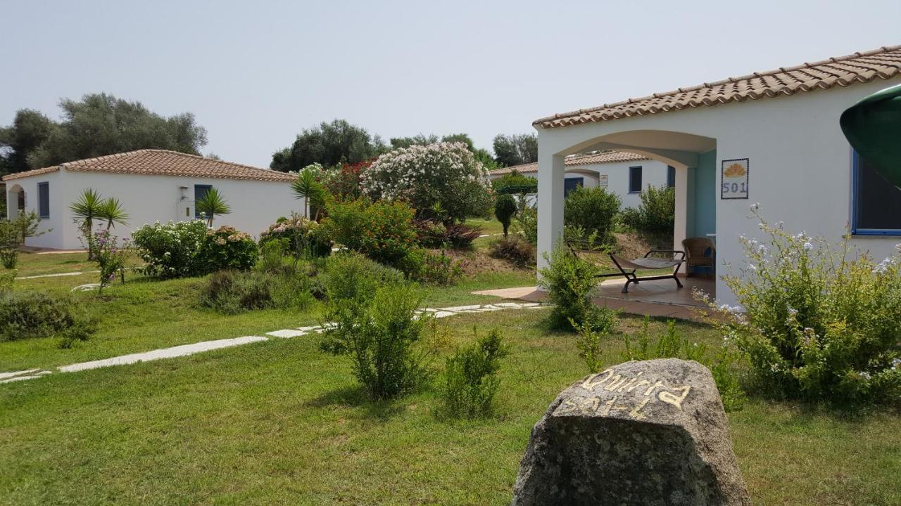 Hotel Baia Cea Bari Sardo Bagian luar foto
